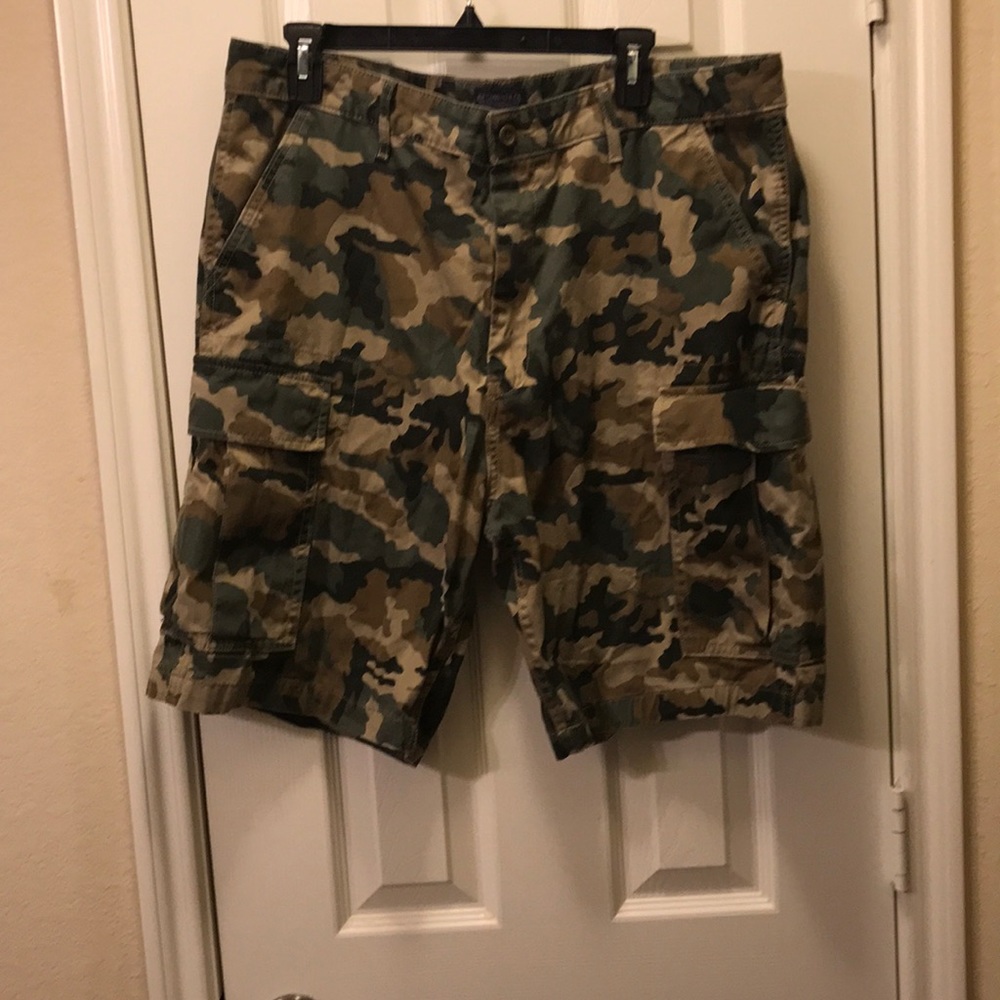 Levi’s Men’s camouflage cargo shorts